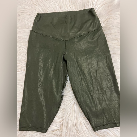 OFFLINE BY AERIE REAL ME LIQUID SHINE CROPPED LEGGING - Picture 5 of 8